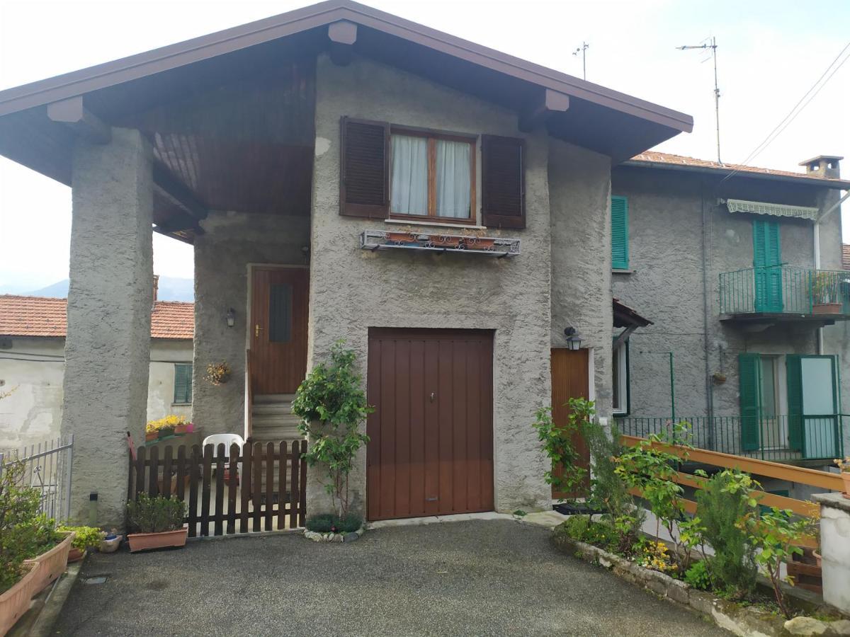 Appartamento Gianna Porto Valtravaglia Exterior foto