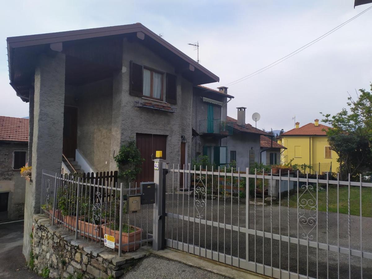 Appartamento Gianna Porto Valtravaglia Exterior foto