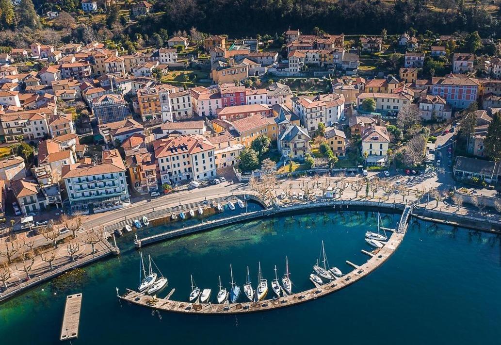 Appartamento Gianna Porto Valtravaglia Exterior foto